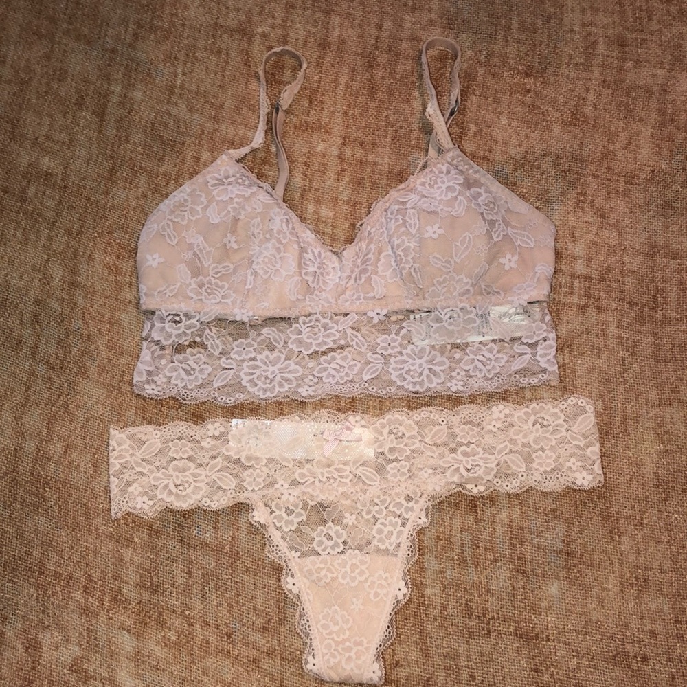 Gilly hicks lingerie set